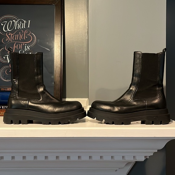 Twinset Leather Platform Chelsea Boots - Picture 4 of 10